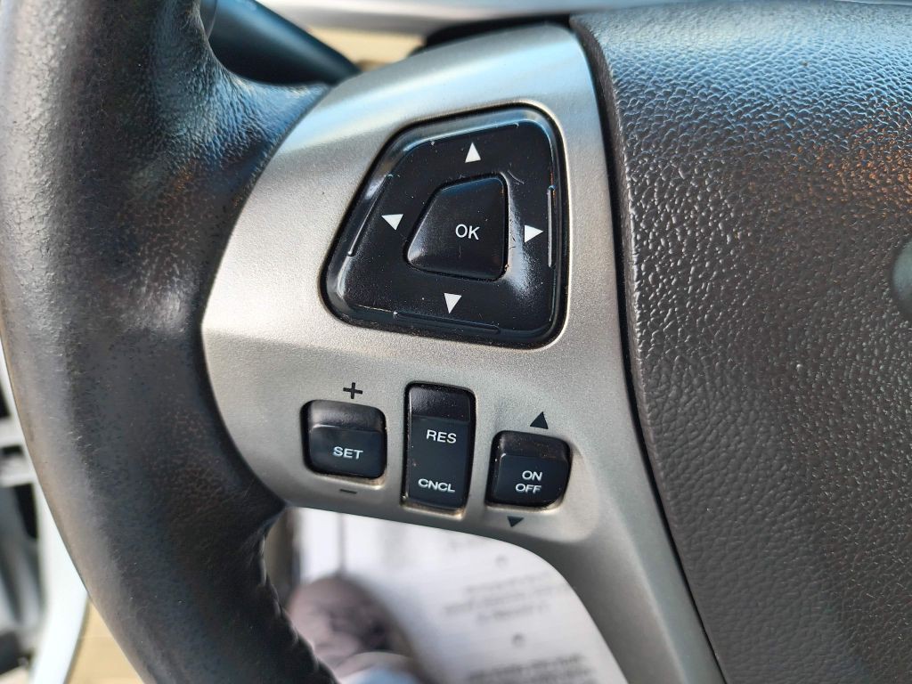 2015 Ford Taurus Image 15