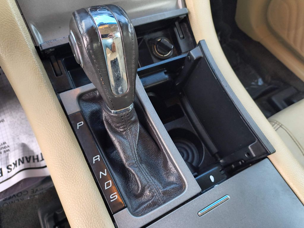 2015 Ford Taurus Image 19