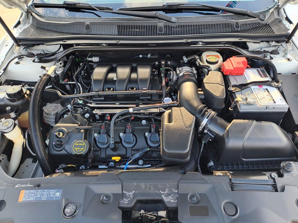 2015 Ford Taurus Image 24