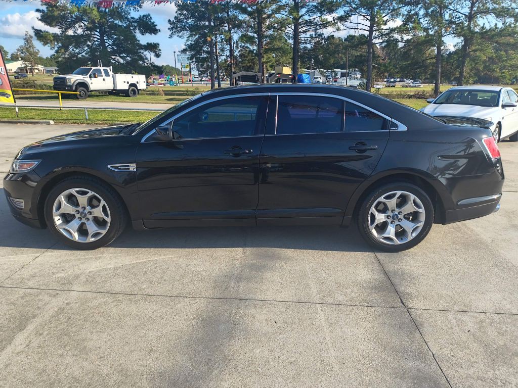 2010 Ford Taurus Image 2