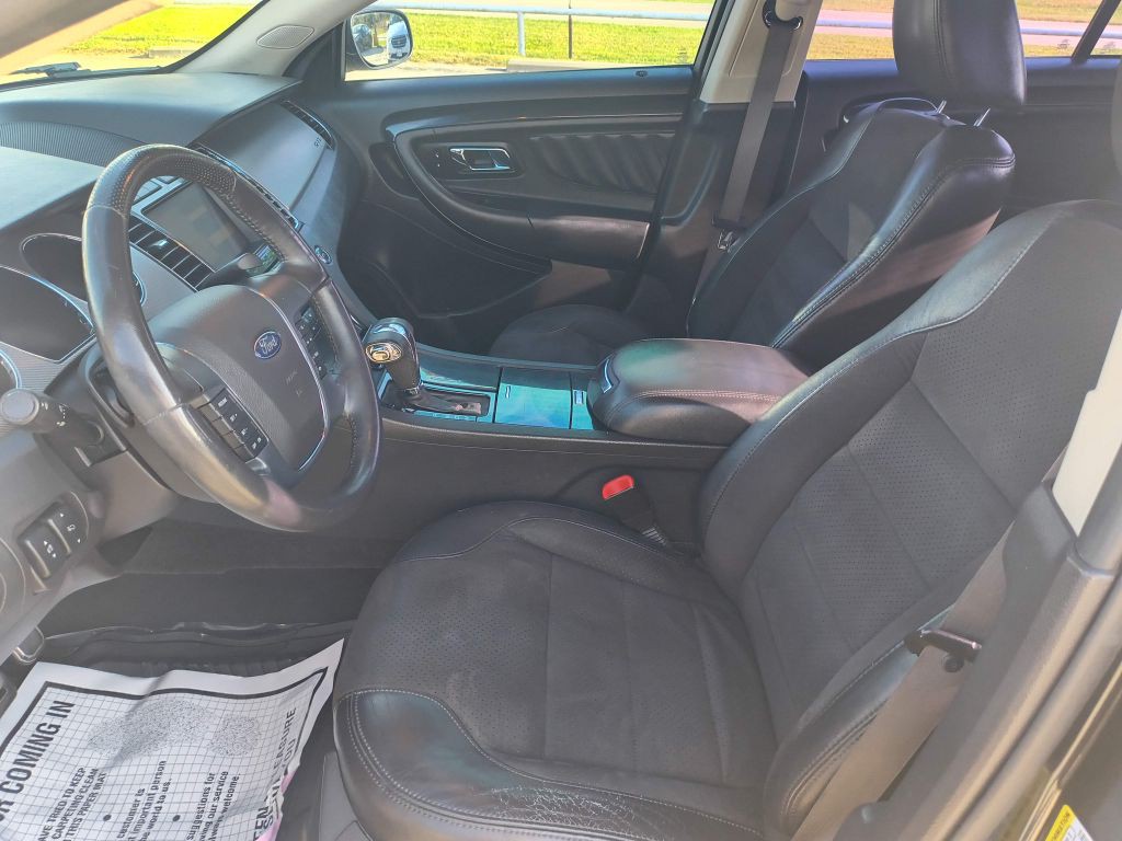 2010 Ford Taurus Image 11