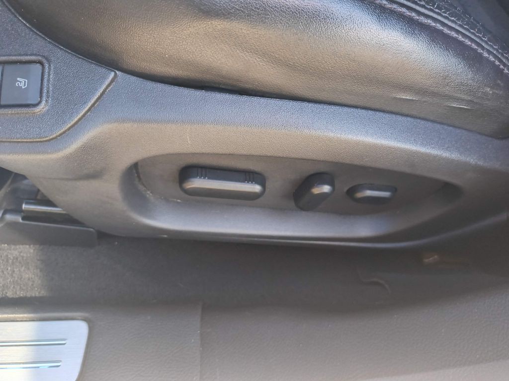 2010 Ford Taurus Image 12