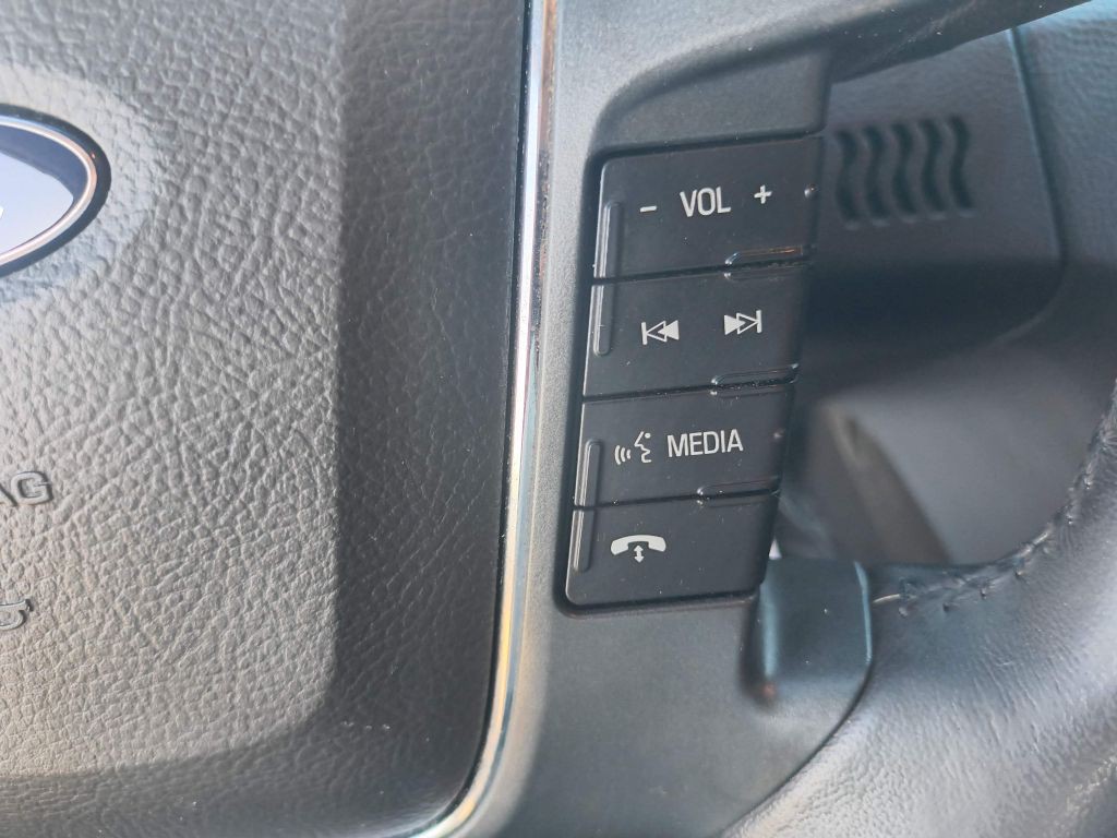 2010 Ford Taurus Image 16