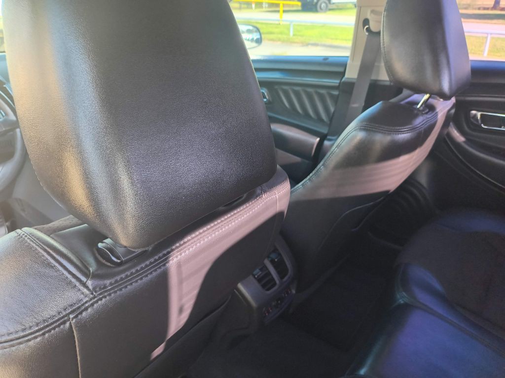 2010 Ford Taurus Image 24