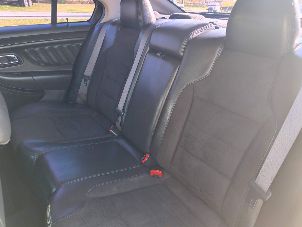 2010 Ford Taurus Image 25