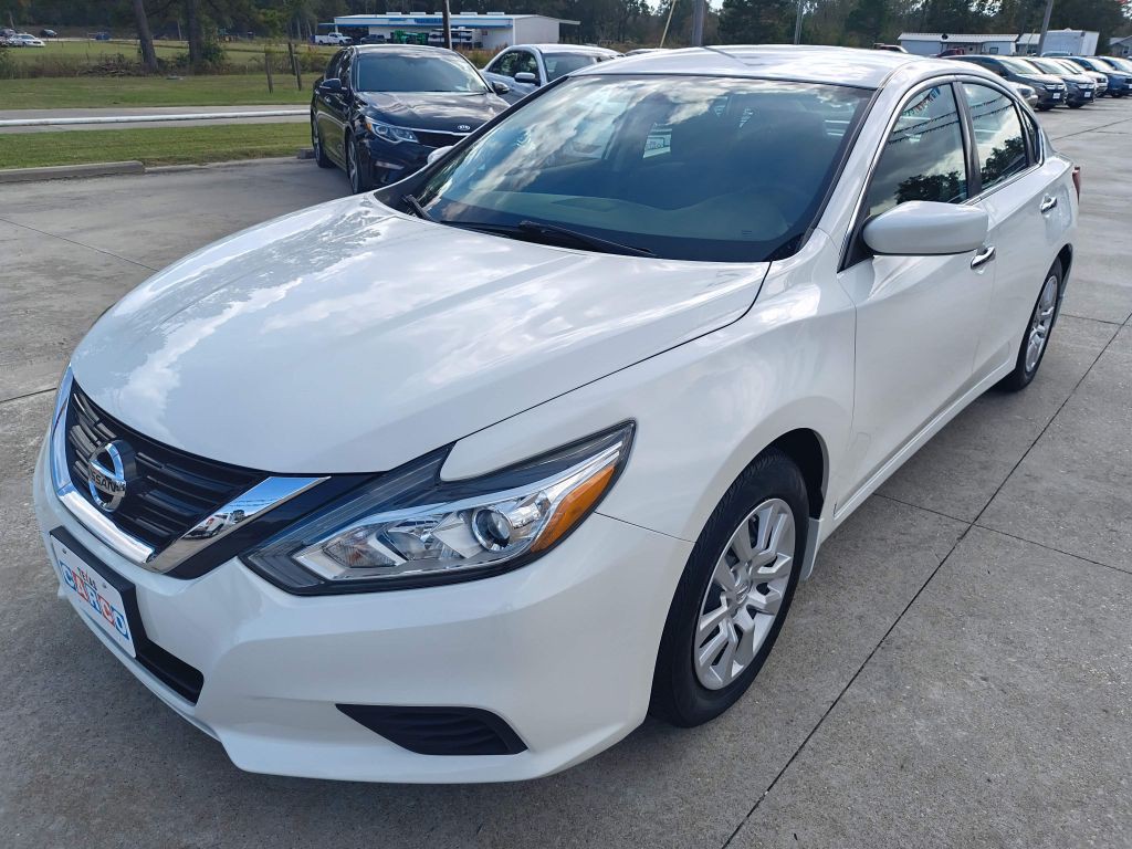2018 Nissan Altima Image 1