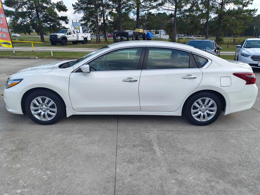2018 Nissan Altima Image 2