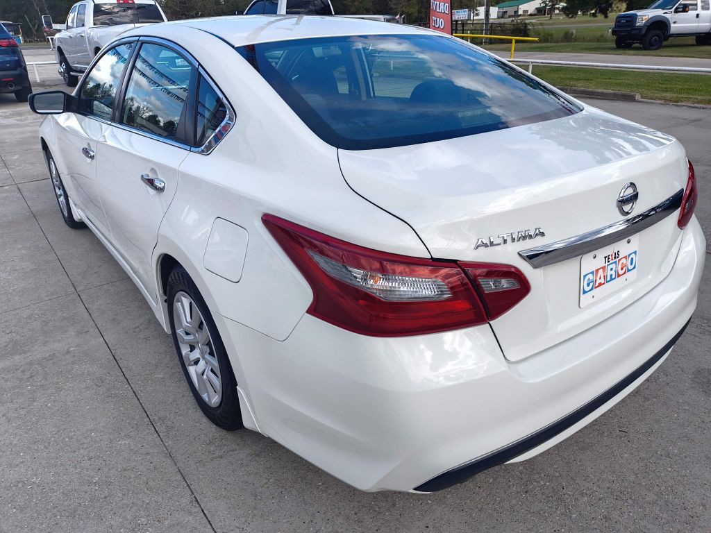 2018 Nissan Altima Image 3