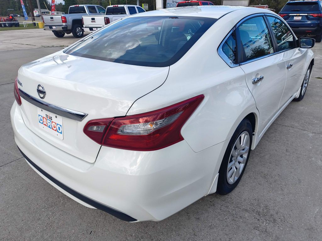 2018 Nissan Altima Image 5