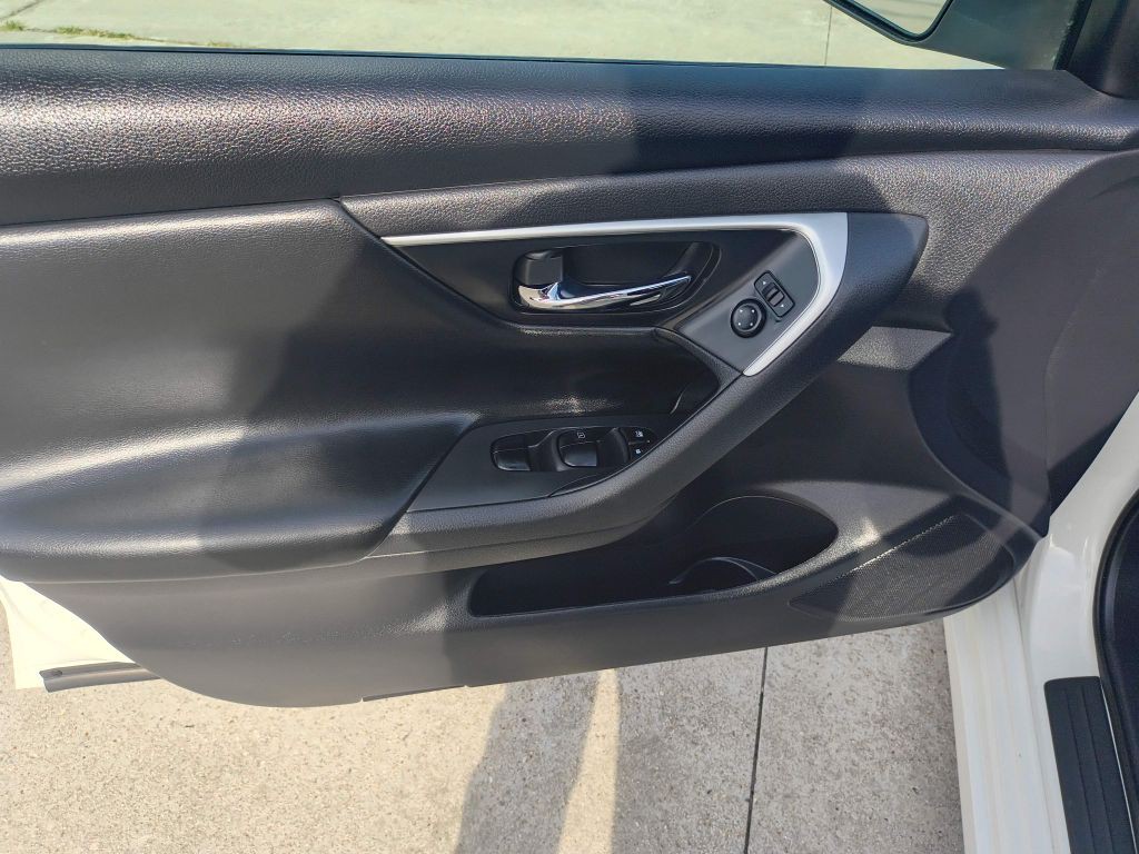 2018 Nissan Altima Image 11