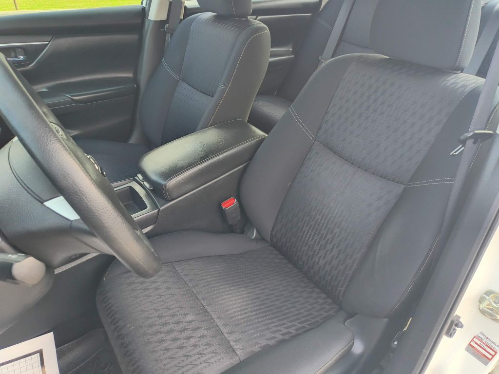 2018 Nissan Altima Image 13