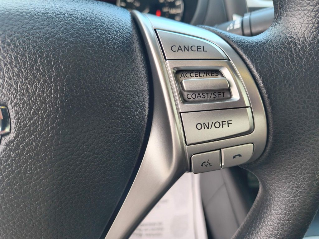 2018 Nissan Altima Image 16