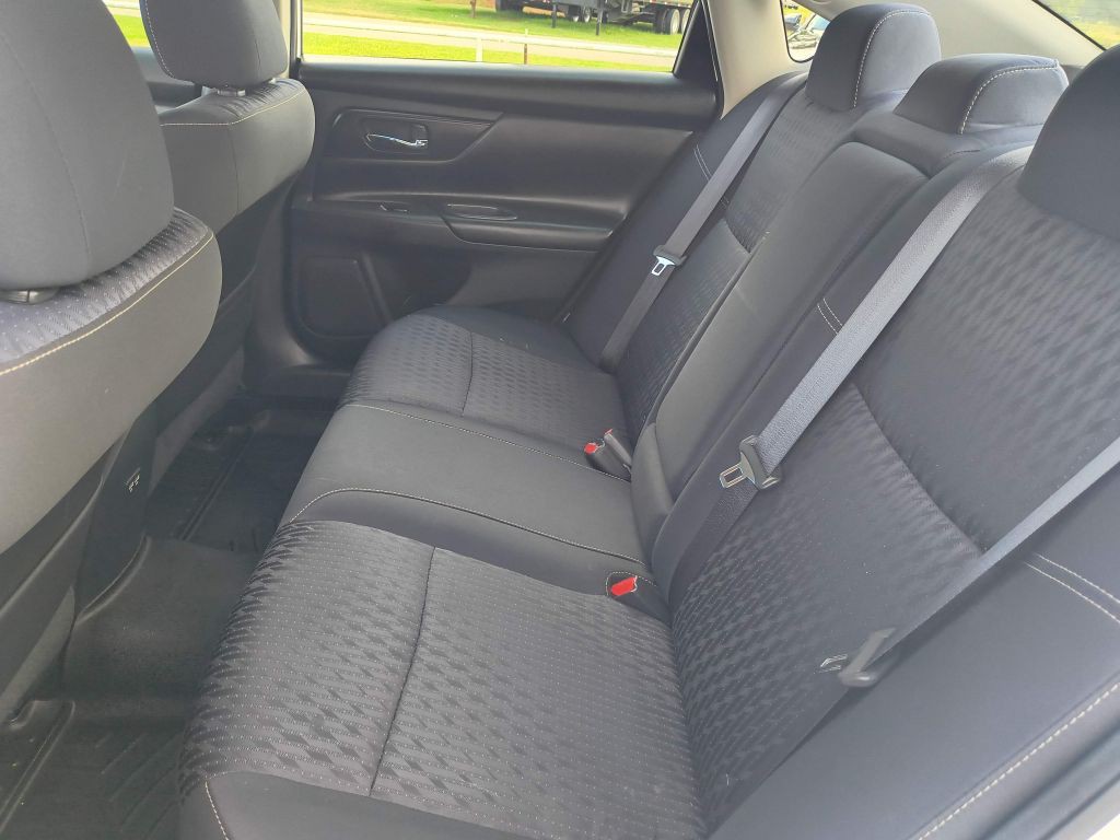 2018 Nissan Altima Image 21