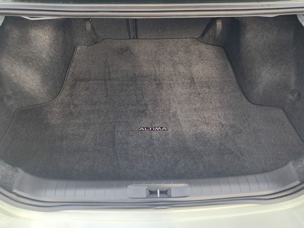 2018 Nissan Altima Image 24