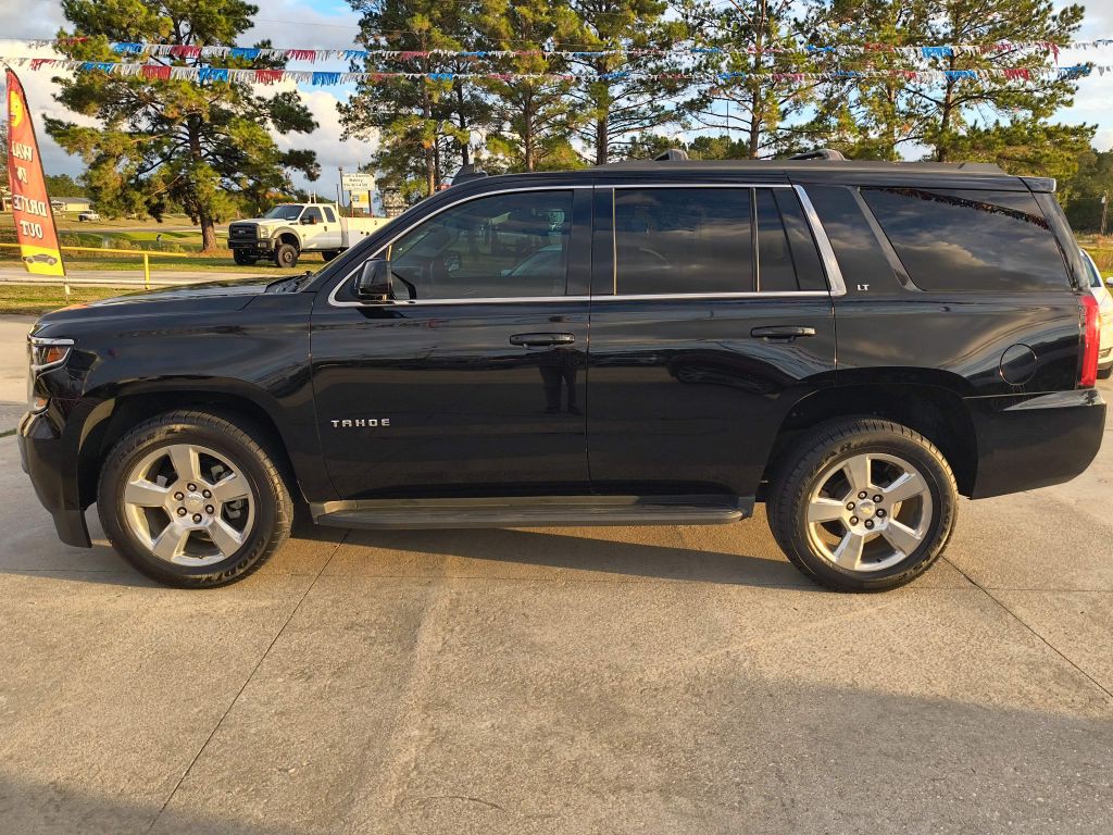 2018 Chevrolet Tahoe Image 2