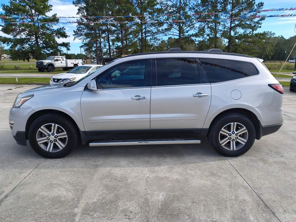 2017 Chevrolet Traverse Image 2