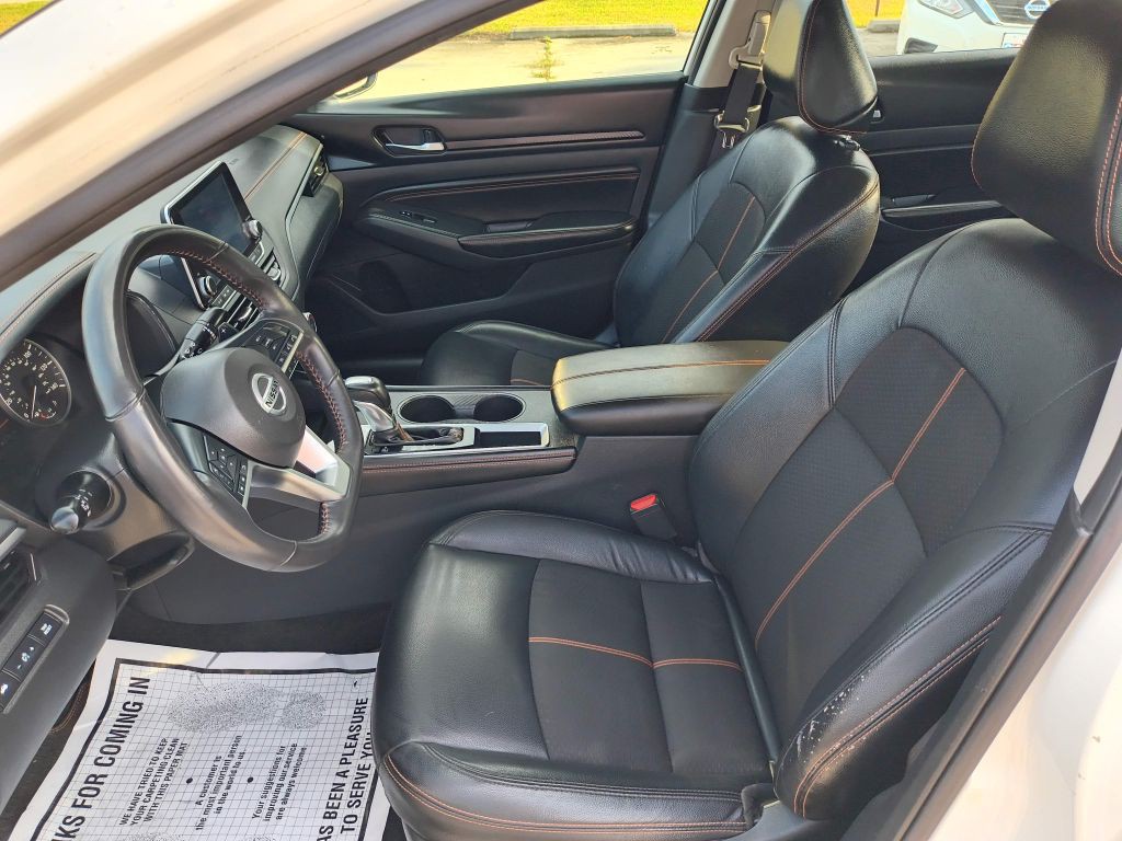 2022 Nissan Altima Image 11