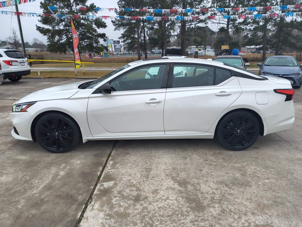 2022 Nissan Altima Image 2