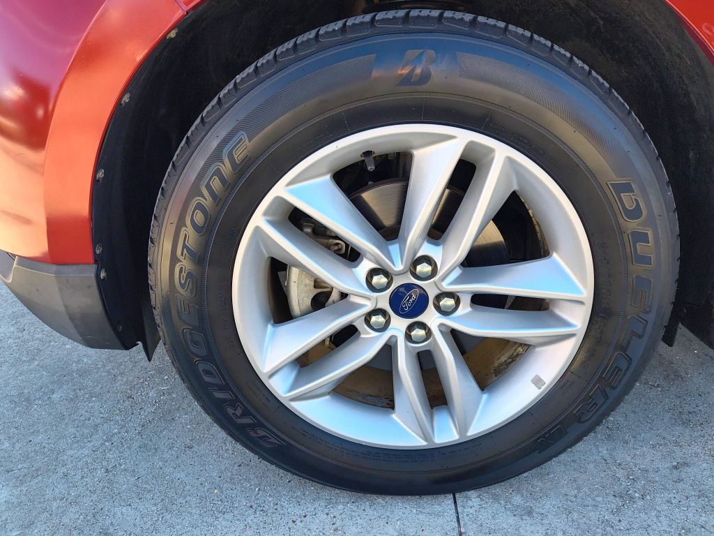 2016 Ford Edge Image 38