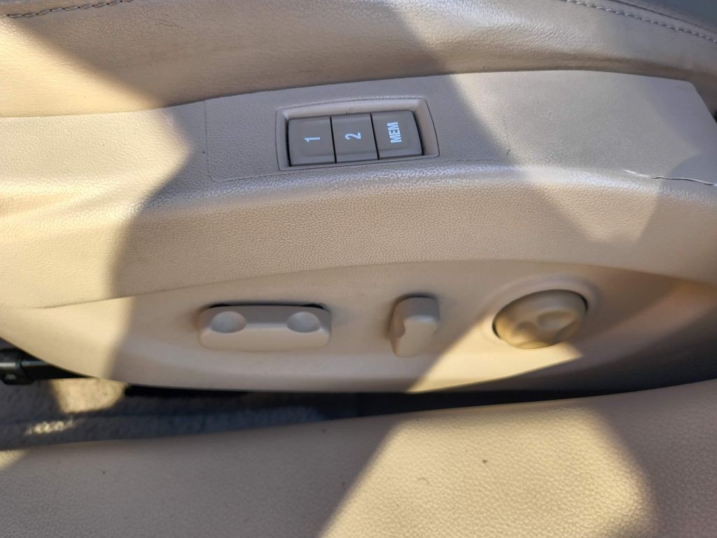2013 Buick Lacrosse Image 12