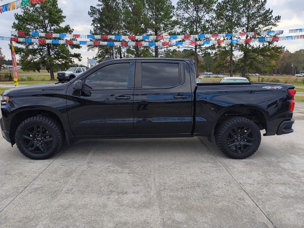 2021 Chevrolet Silverado 1500 Image 2