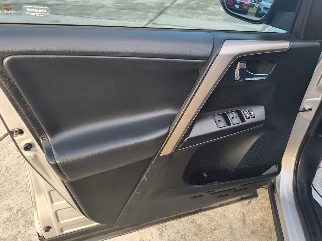 2018 Toyota Rav4 Image 11