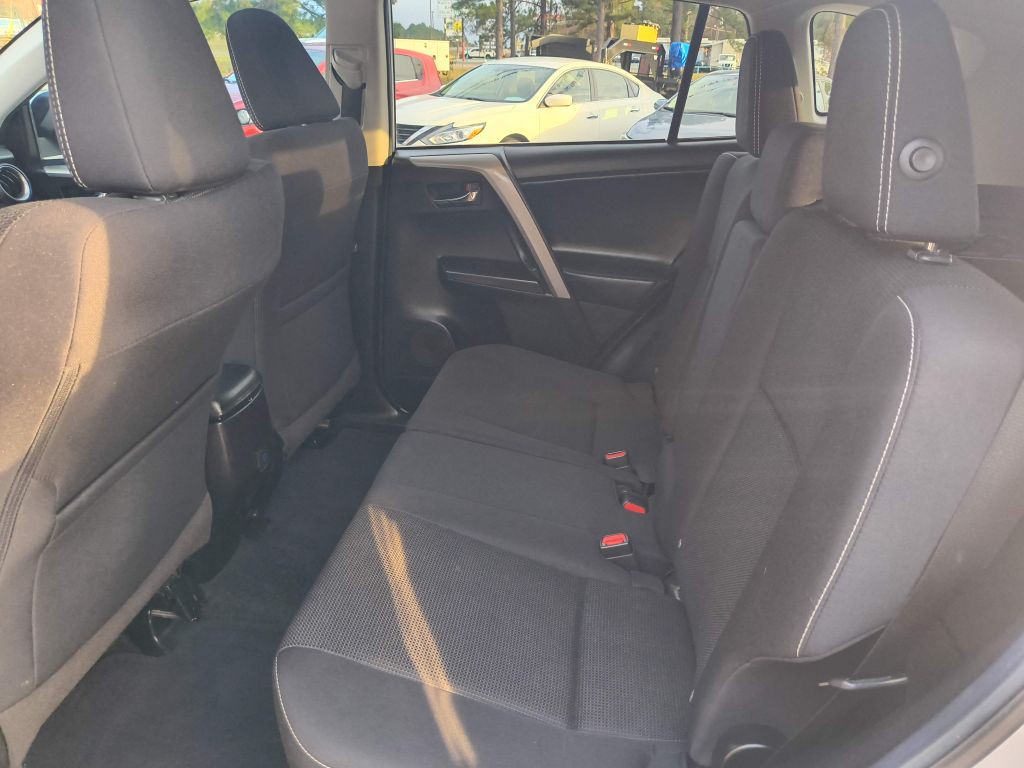 2018 Toyota Rav4 Image 21