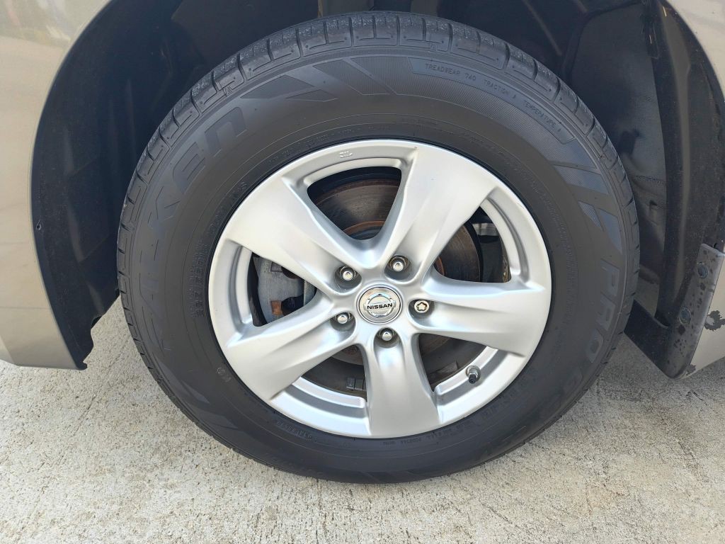 2016 Nissan Quest Image 10