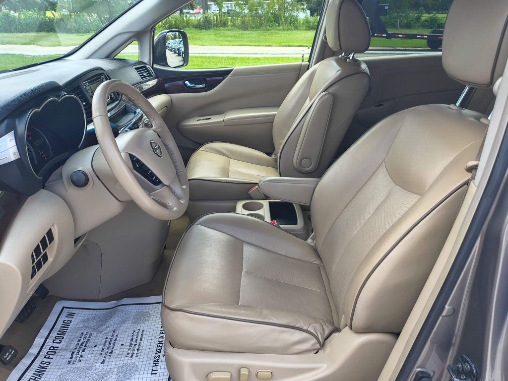 2016 Nissan Quest Image 12