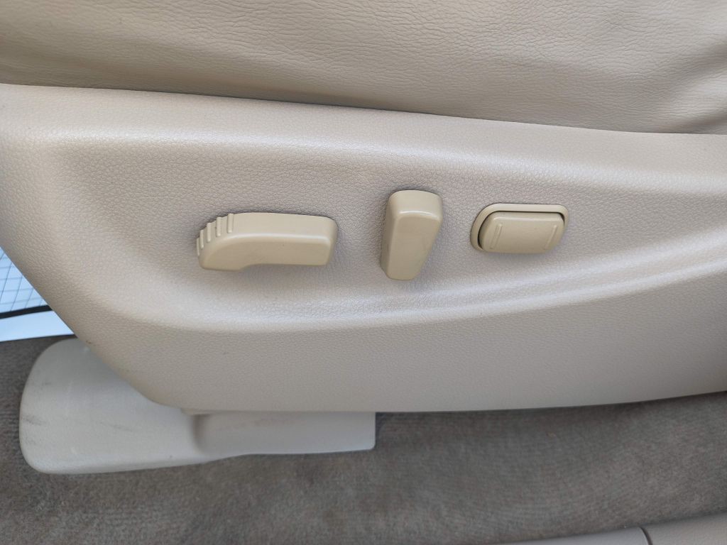 2016 Nissan Quest Image 13