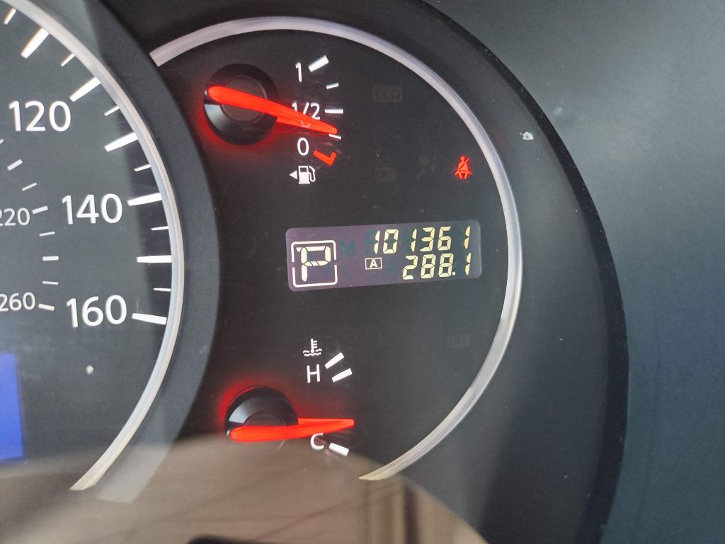 2016 Nissan Quest Image 18