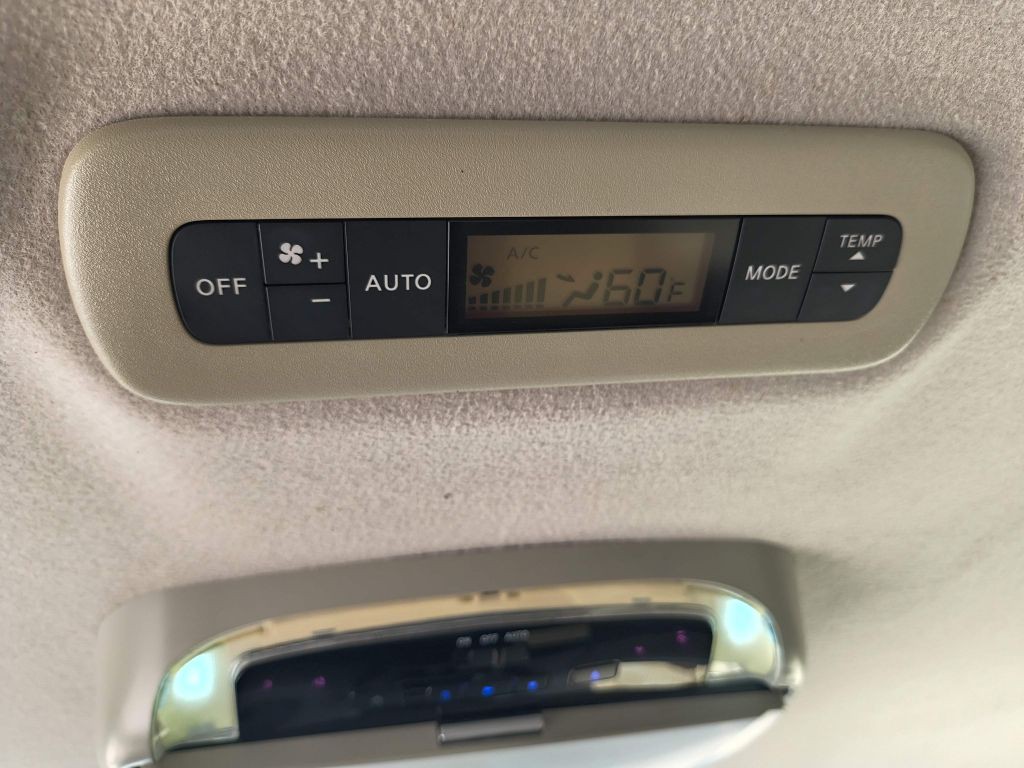 2016 Nissan Quest Image 28