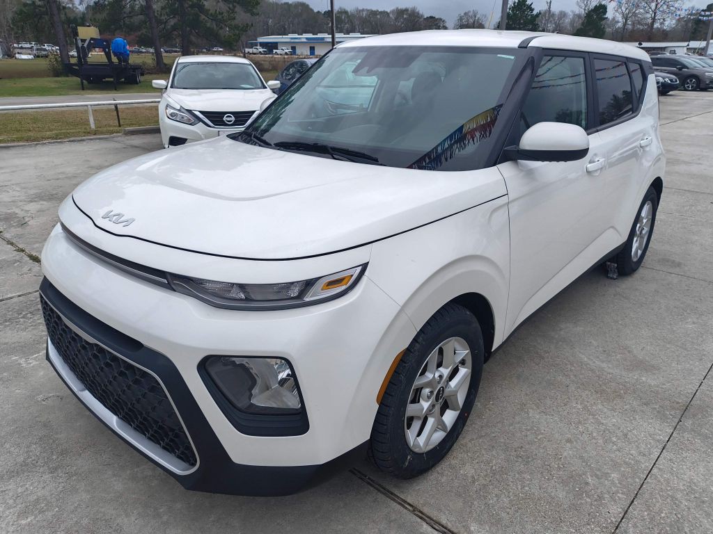2022 Kia Soul Image 1