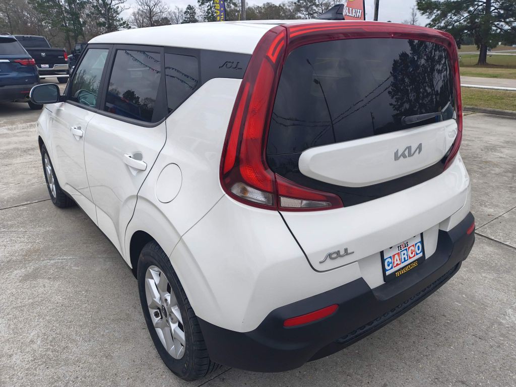 2022 Kia Soul Image 3