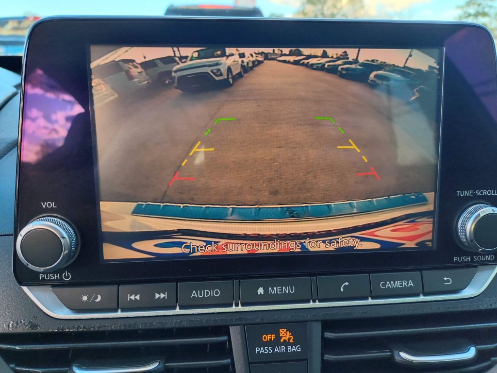 2019 Nissan Altima Image 19