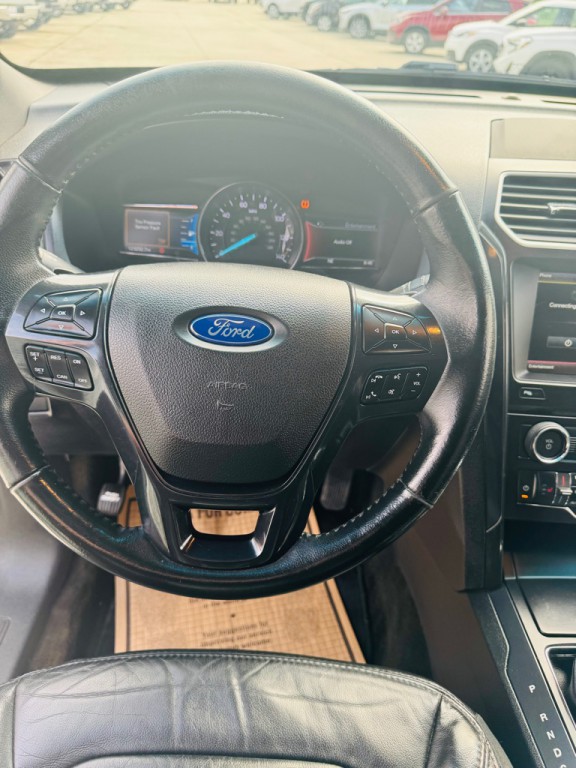 2016 Ford Explorer Image 4