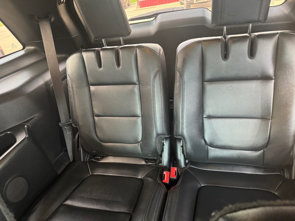 2016 Ford Explorer Image 8