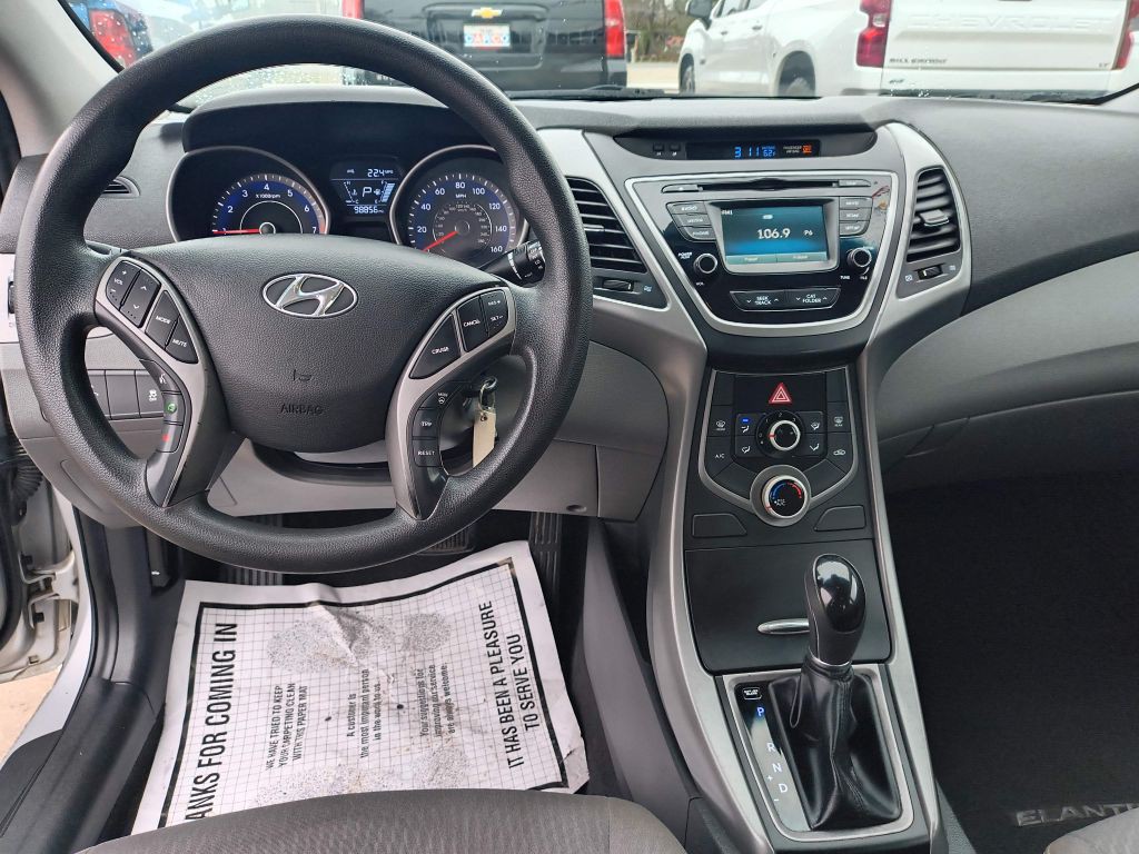 2015 Hyundai Elantra Image 14