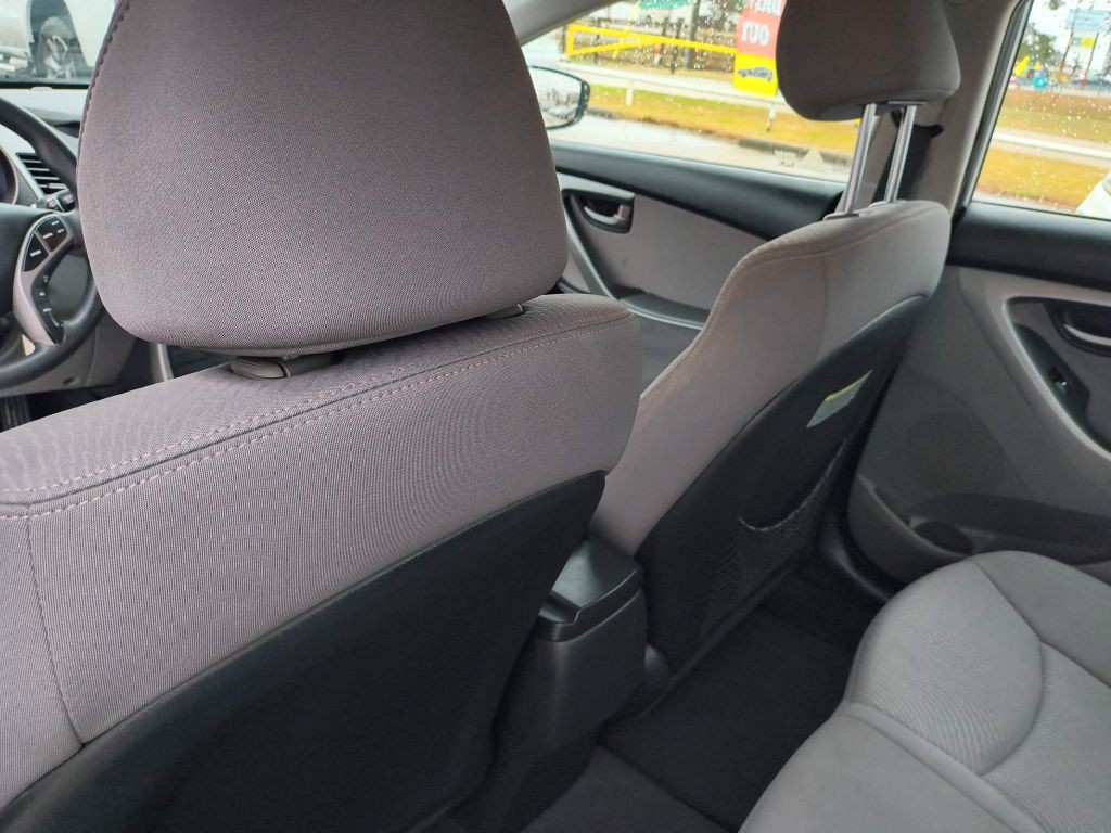 2015 Hyundai Elantra Image 22