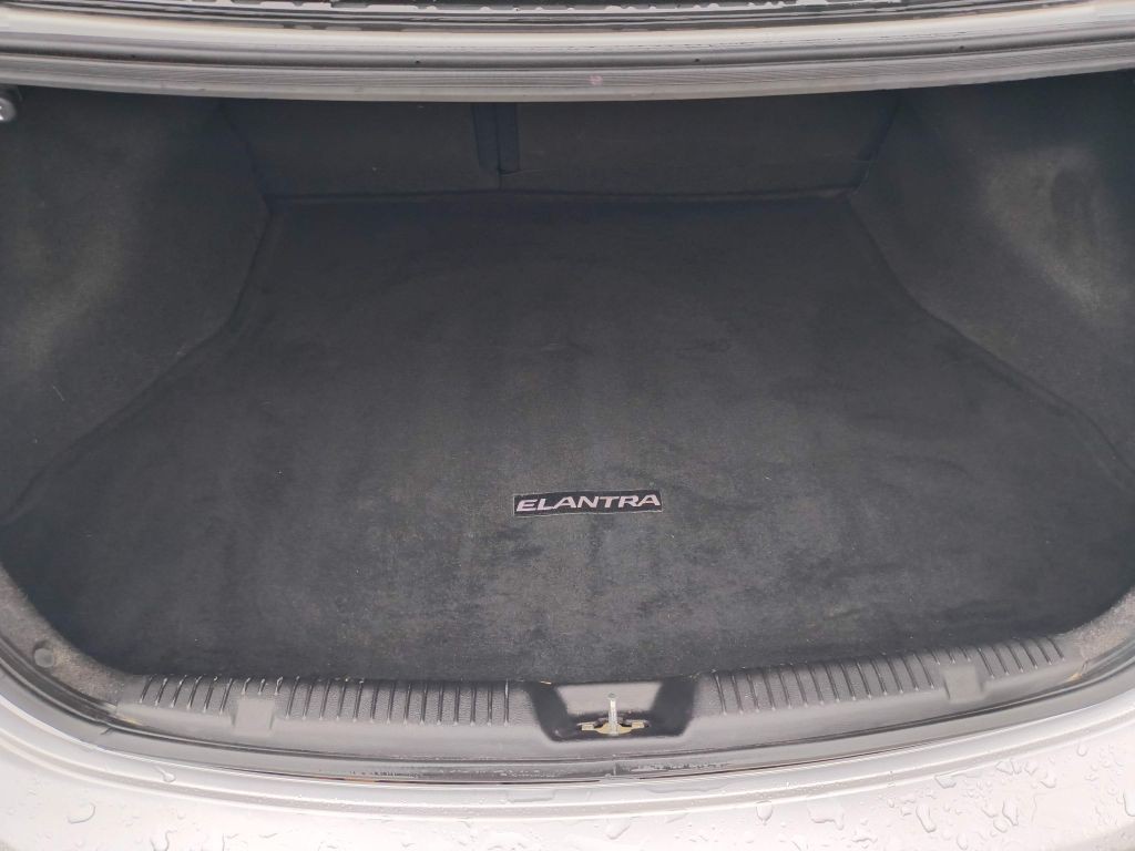 2015 Hyundai Elantra Image 24