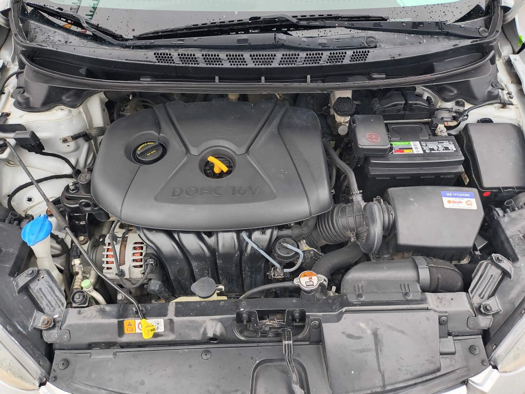 2015 Hyundai Elantra Image 25