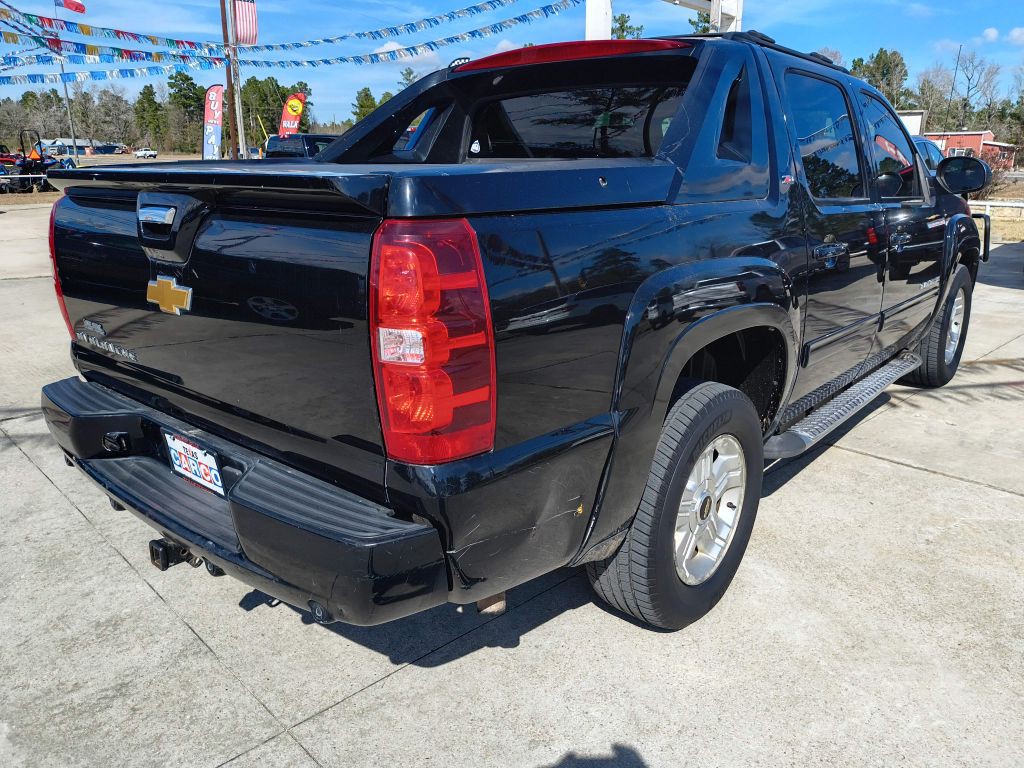 2012 Chevrolet Avalanche Image 5