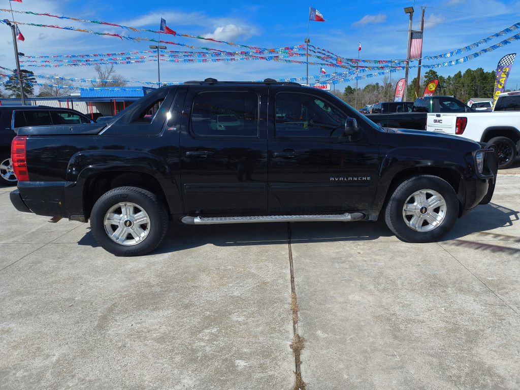 2012 Chevrolet Avalanche Image 6