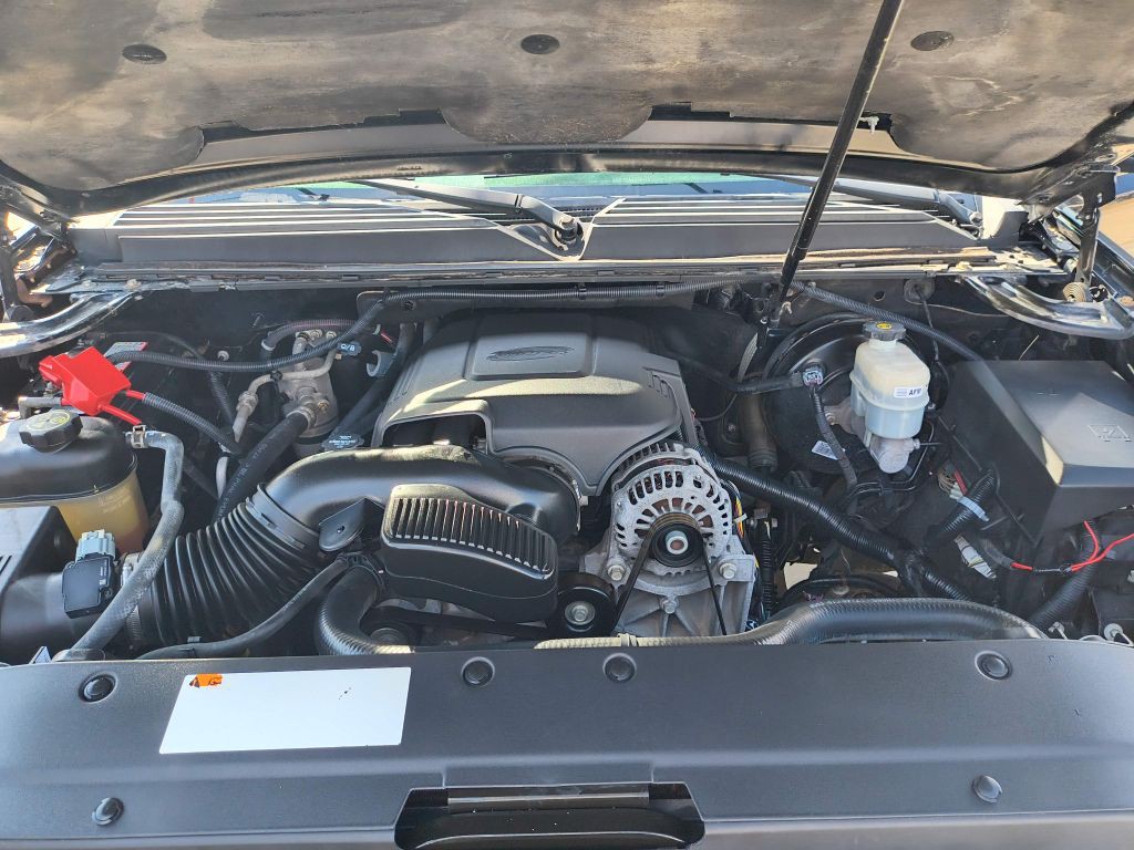 2012 Chevrolet Avalanche Image 25