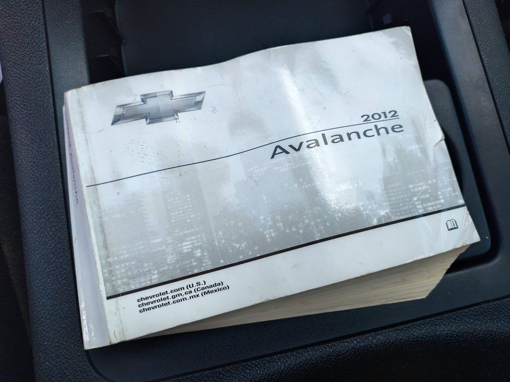 2012 Chevrolet Avalanche Image 26