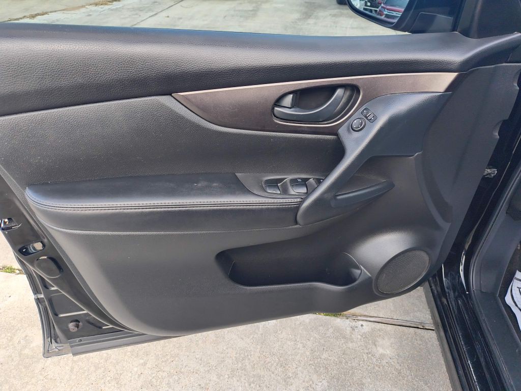 2020 Nissan Rogue Image 11