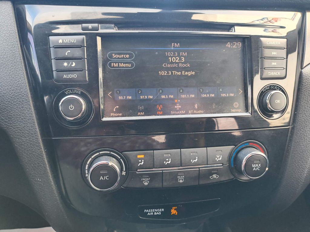 2020 Nissan Rogue Image 18