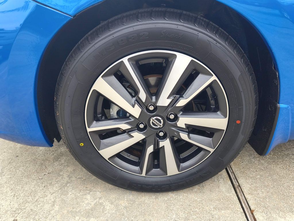 2021 Nissan Versa Image 9