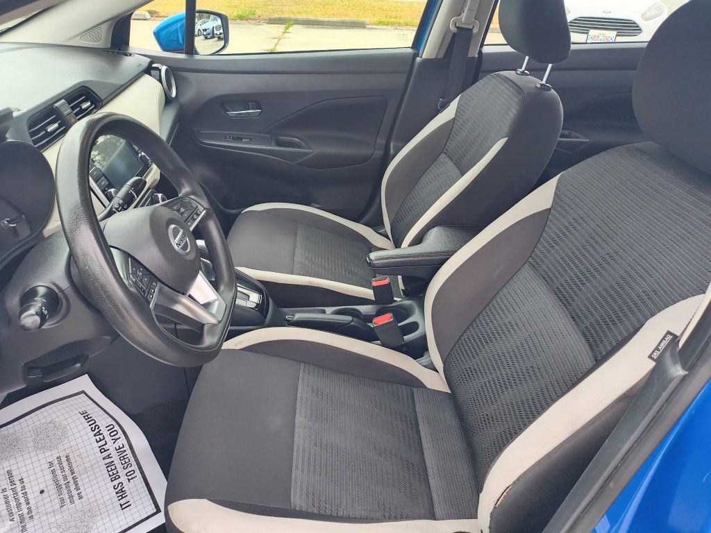 2021 Nissan Versa Image 12