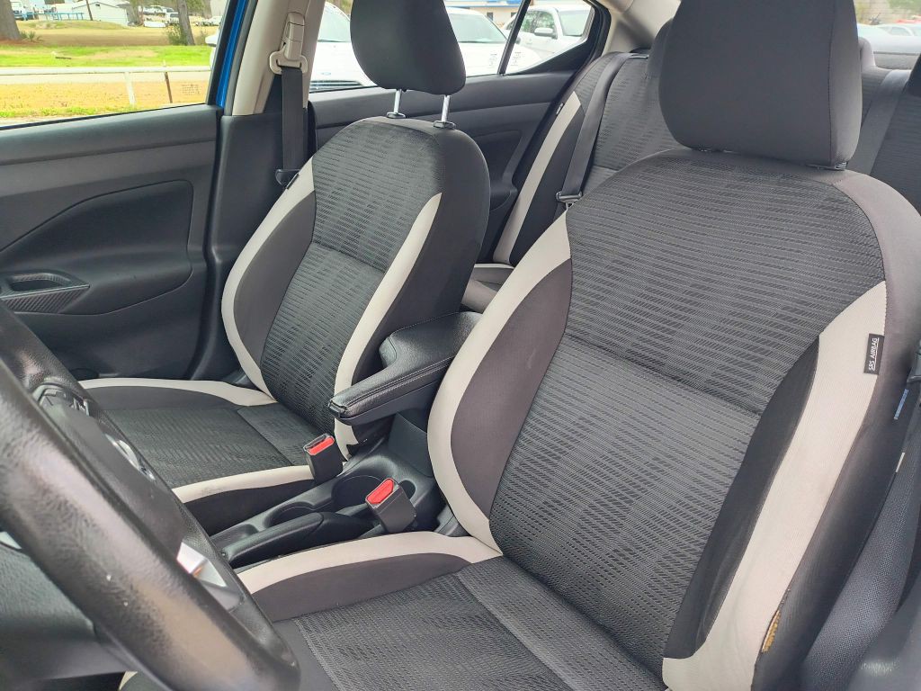 2021 Nissan Versa Image 13